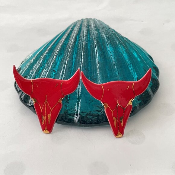 Western Country Cowgirl Steer Earrings Red - Picture 1 of 3